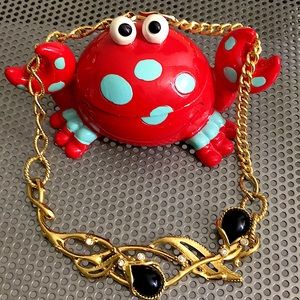 🖤©️BARRERA by Avon necklace